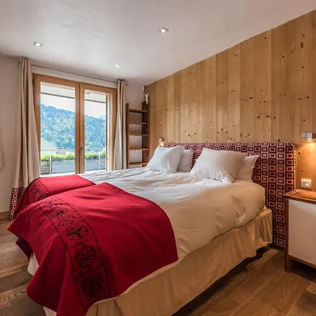 Omaroo - By Emerald * Morzine